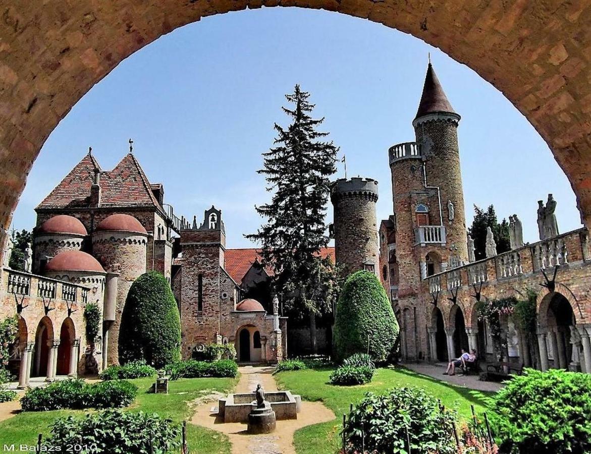 Korona Apartman Székesfehérvár Esterno foto