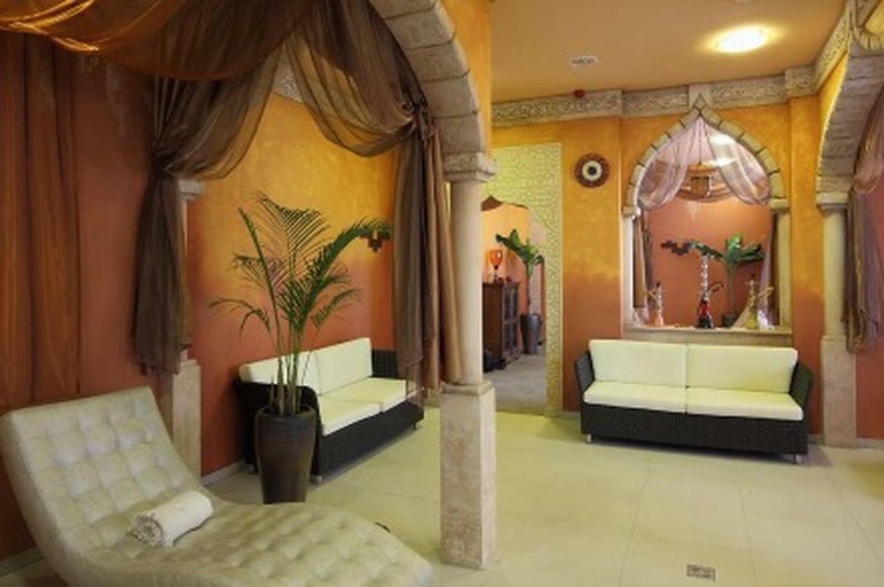Korona Apartman Székesfehérvár Esterno foto